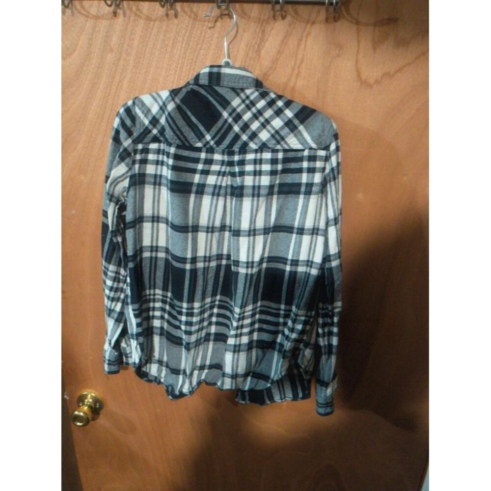 Cute button up - Picture 3 of 3